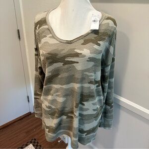 American Eagle Outfitters Oversized Soft Knit Camo V-Neck Women's Top Sz XS
